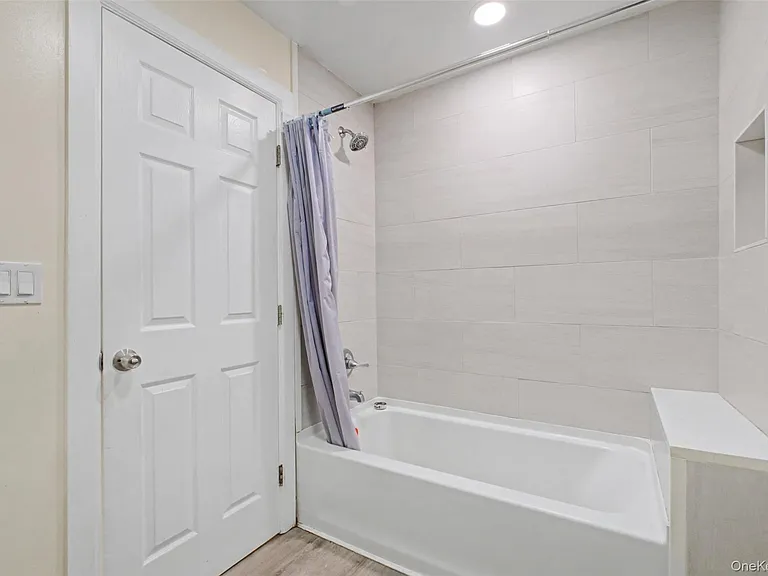 61 Carson Ave — Photo 7