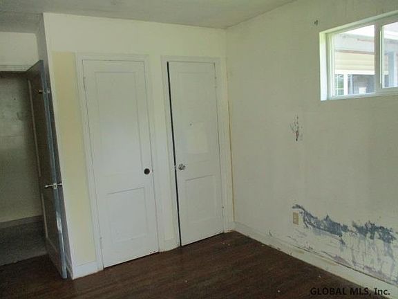 5th image of 32 Chestnut St