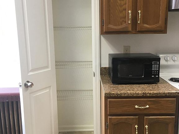 Kitchen pantry