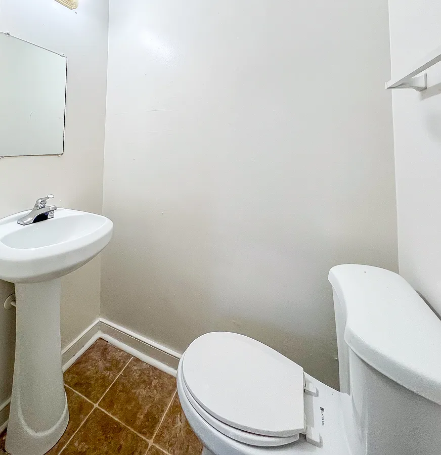 2 bed, 1.5 bath, $999 — Photo 4