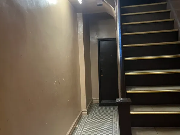 382 Avenue P image 15 of 19