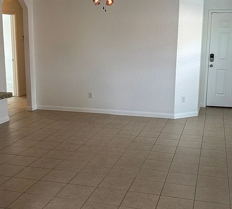 5th image of 232 Millers Loop