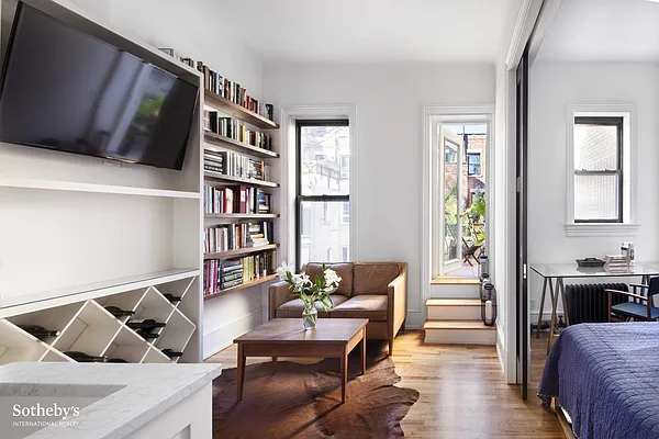 Sold by Sotheby's International Realty | media 6