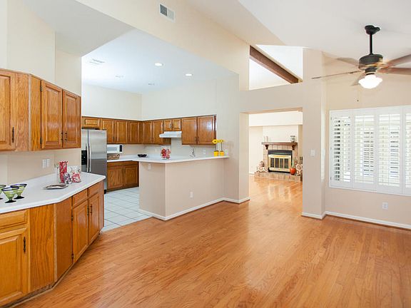 5th image of 10974 N 111th Pl