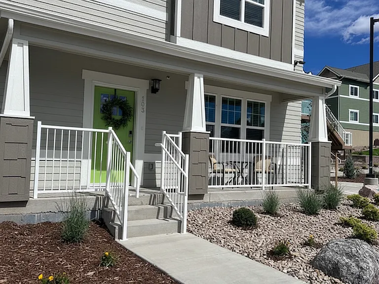 2602 N Cascade Ave — Photo 10