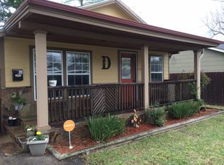 811 10th St, Nederland, TX 77627