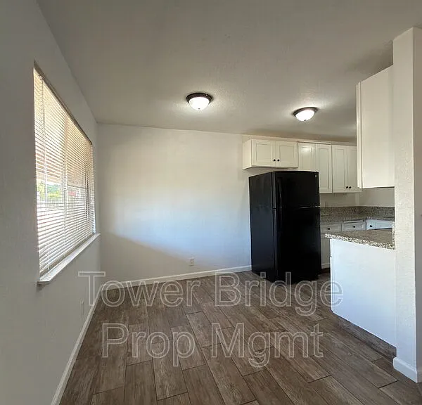 1724 Wright St #2 — Photo 7