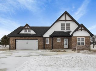 1041 S Huntsville Rd, Winchester, IN 47394