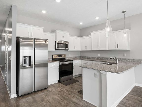 2nd image of 4347 Doral Dr