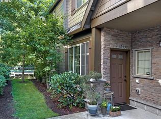 8117 NE Rockne Way, Hillsboro, OR 97006