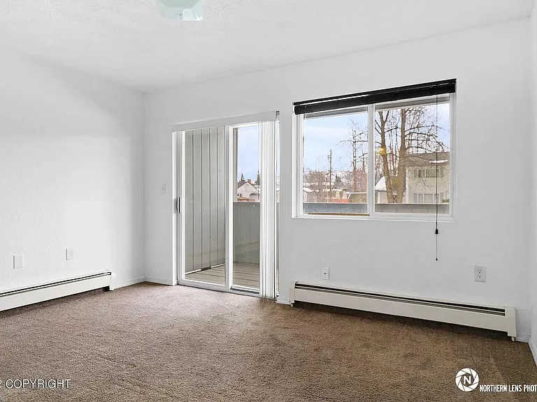 528 State St — Photo 9
