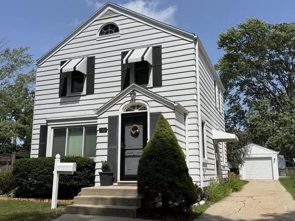 2328 S 77th STREET, West Allis, WI 53219