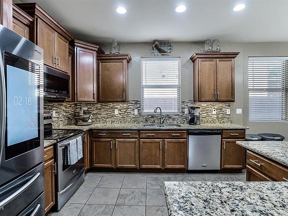 5th image of 12133 W Jessie Ct
