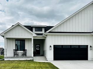1218 NW 32nd St, Ankeny, IA 50023