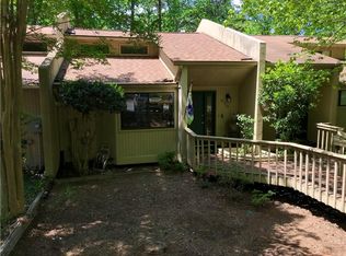 410 Foxfire Ct, Seneca, SC 29672