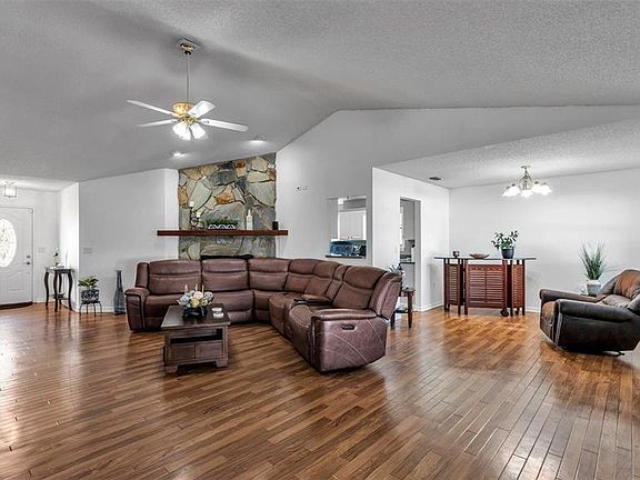 5th image of 5249 NICHOLS DRIVE W