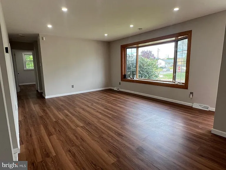 7406 Jackson Ave — Photo 5