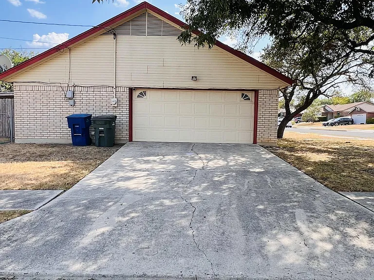 101 Chestnut Dr — Photo 15