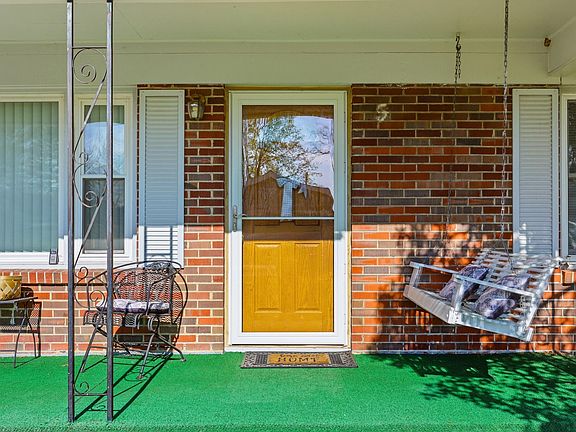 3rd image of 507 Holman Dr