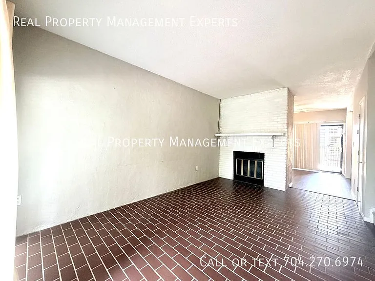 414 W 8th St — Photo 6