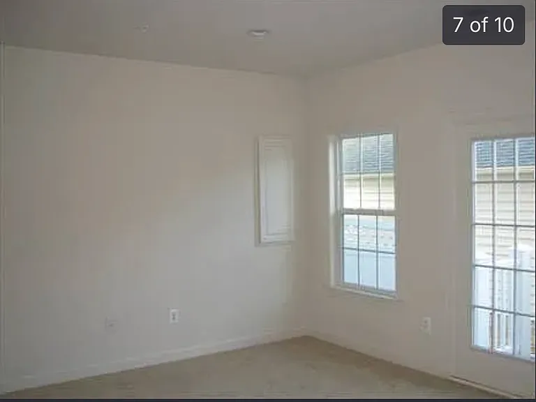 4066 Finsbury Ln — Photo 6