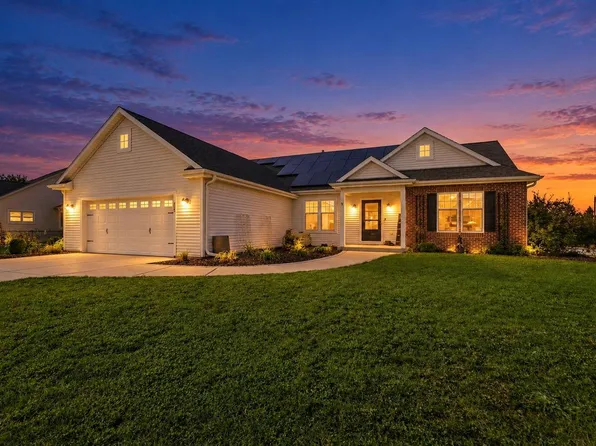 200 Stonefield DRIVE, Johnson Creek, WI 53038