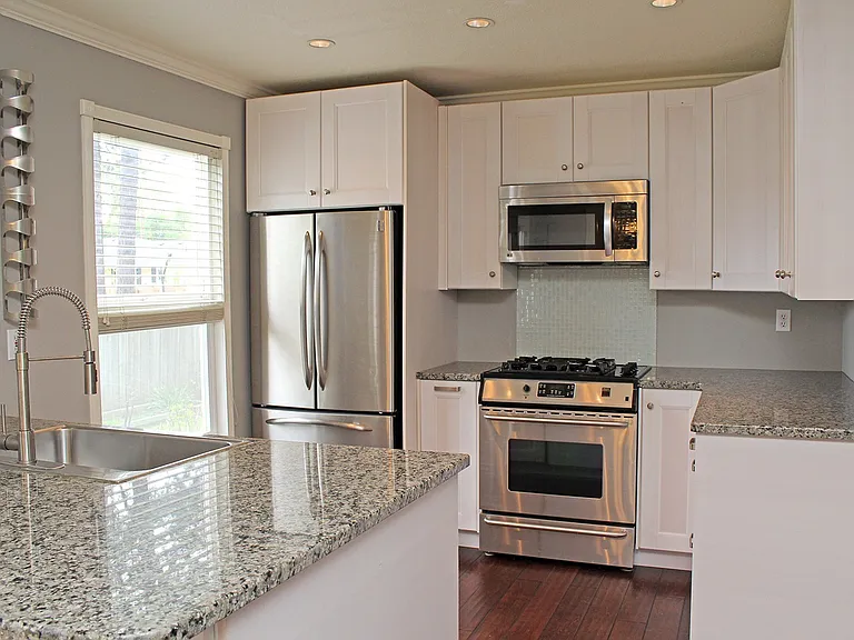 4410 SW Appletree Pl — Photo 11