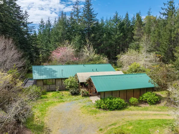 57490 Randolph Rd, Bandon, OR 97411