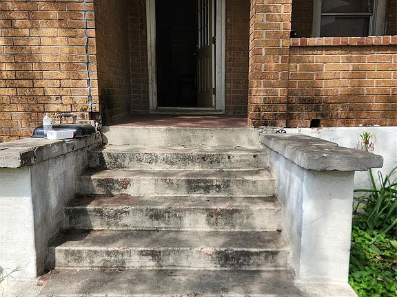 2nd image of 1717 Maury St