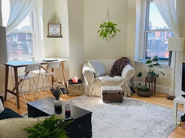 92 Marlborough St APT 9, Boston, MA 02116
