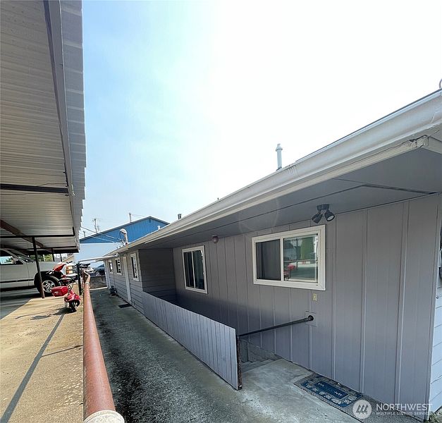 4th image of 708 Grover Street