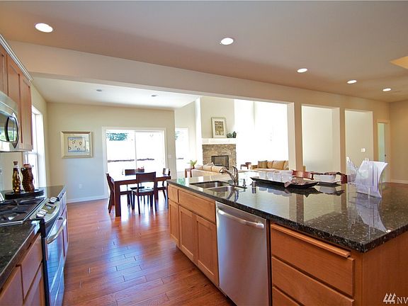 4th image of 4283 333rd Ave NE #7
