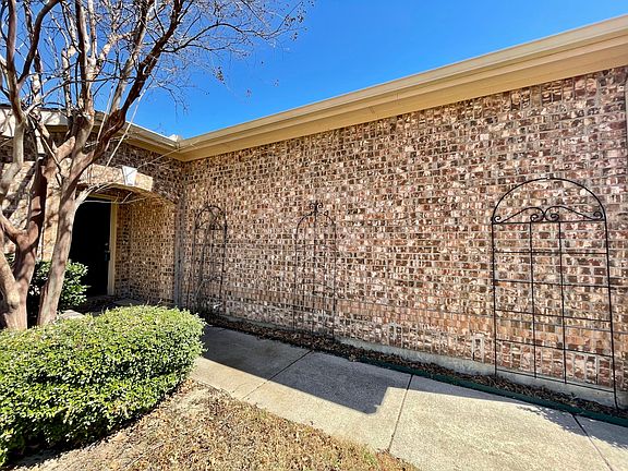 3rd image of 12402 Shepherds Hill Ln