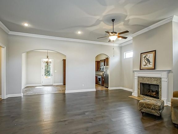 5th image of 188 S Verona Dr