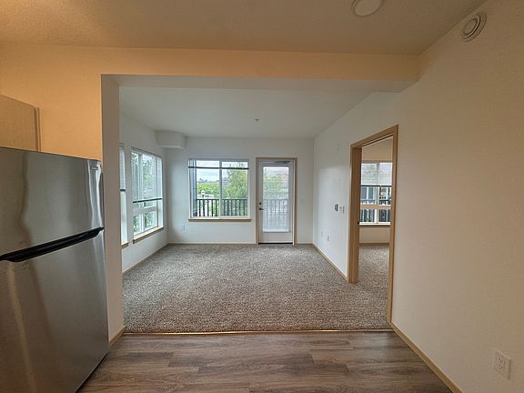 4th image of 625O W Meeker St #217