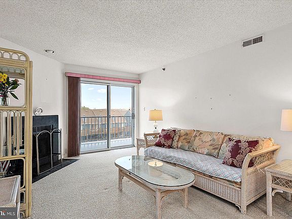 5th image of 106 120th St Unit 303