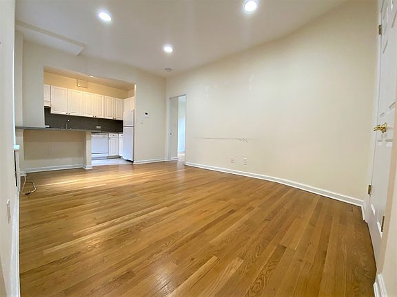 2nd image of 355 W 51st St APT 40
