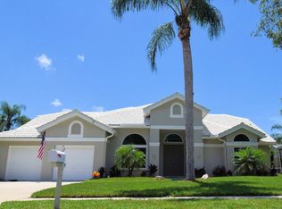 954 Cobblestone Ln, Tarpon Springs, FL 34688