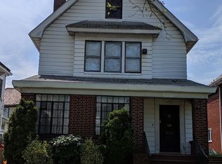 952 E 9th St, Brooklyn, NY 11230