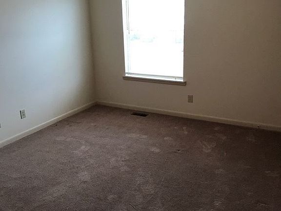 5th image of 21 Carriage Ln APT 4