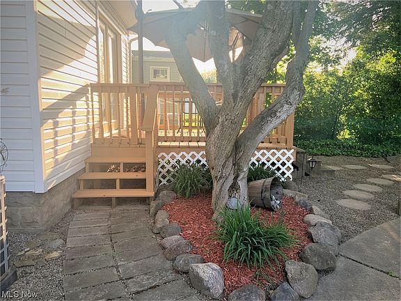 5th image of 441 E Dresden Ave