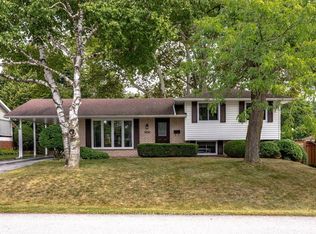 1083 Manorwood Dr, Burlington, ON L7T2L9