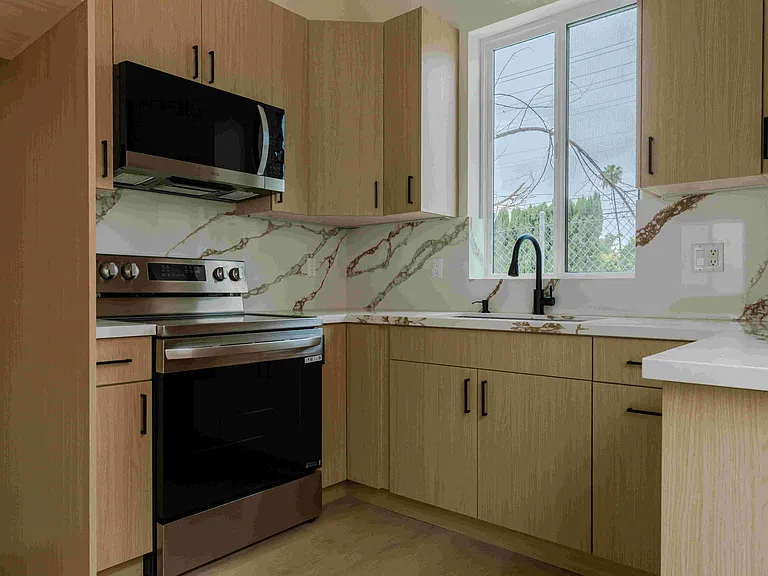 1215 N Verdugo Rd #D — Photo 7