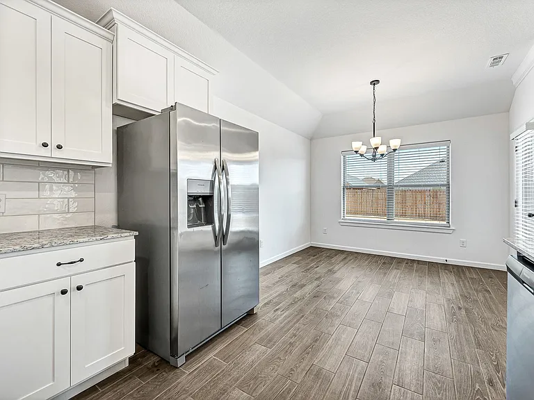 266 S Coventry Ave — Photo 8