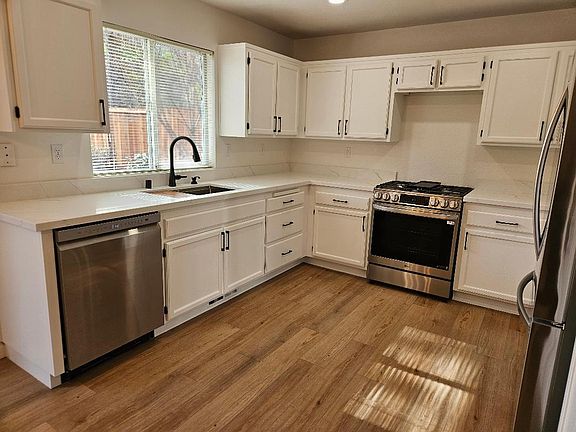 2nd image of 2112 Carpinteria Dr