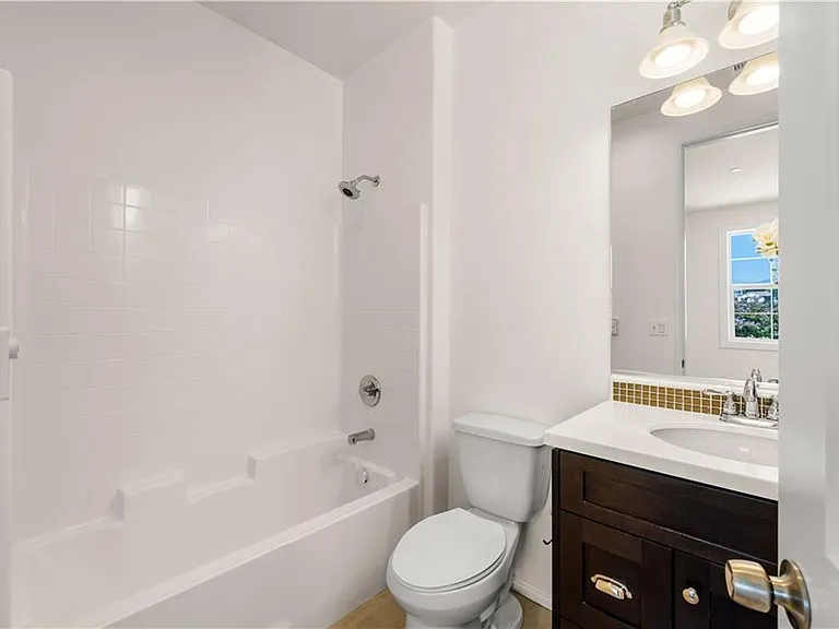 636 E Boxwood Ln — Photo 19