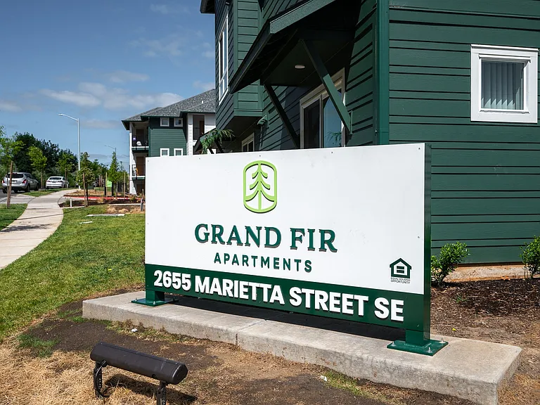 Grand Fir Apartments — Photo 30
