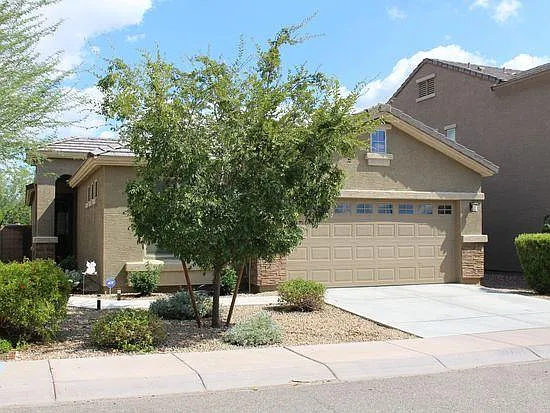 4 bed, 1841 sqft, $2,100 — Photo 1