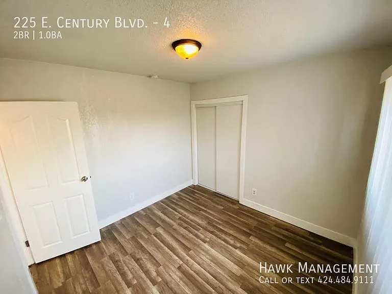 225 E Century Blvd #4 — Photo 10