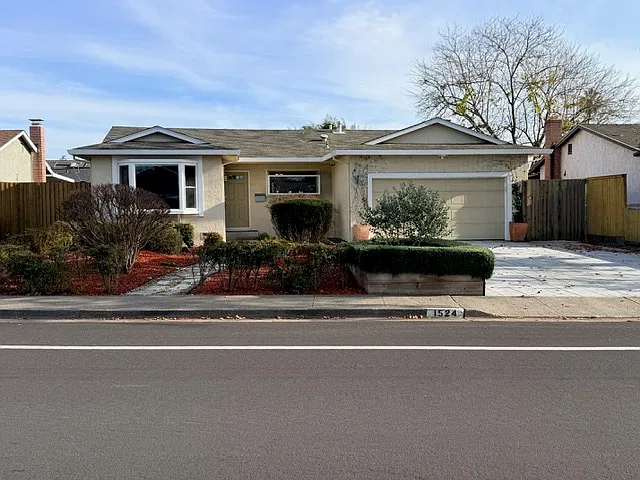 Baywood Dr, Petaluma — Photo 1